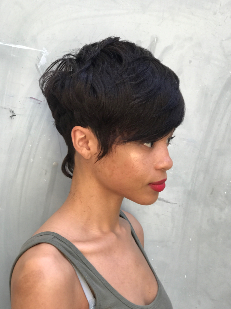 Medium Pixie Shampoo & Smooth Style