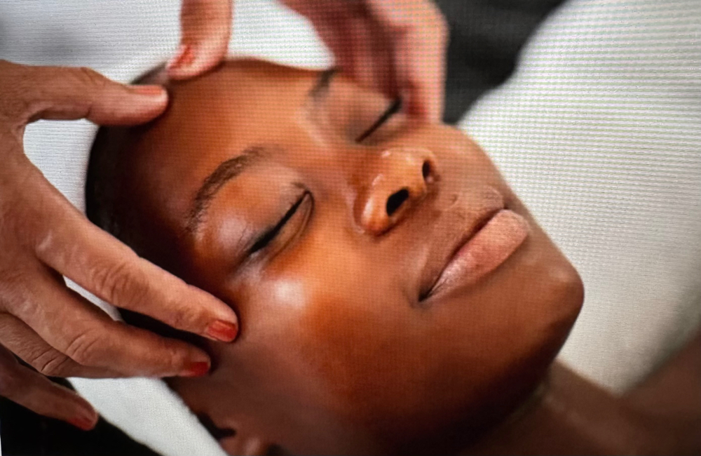 The JENNUINE EXPRESS Facial at JENNUINE BEAUTY in Warren, OH