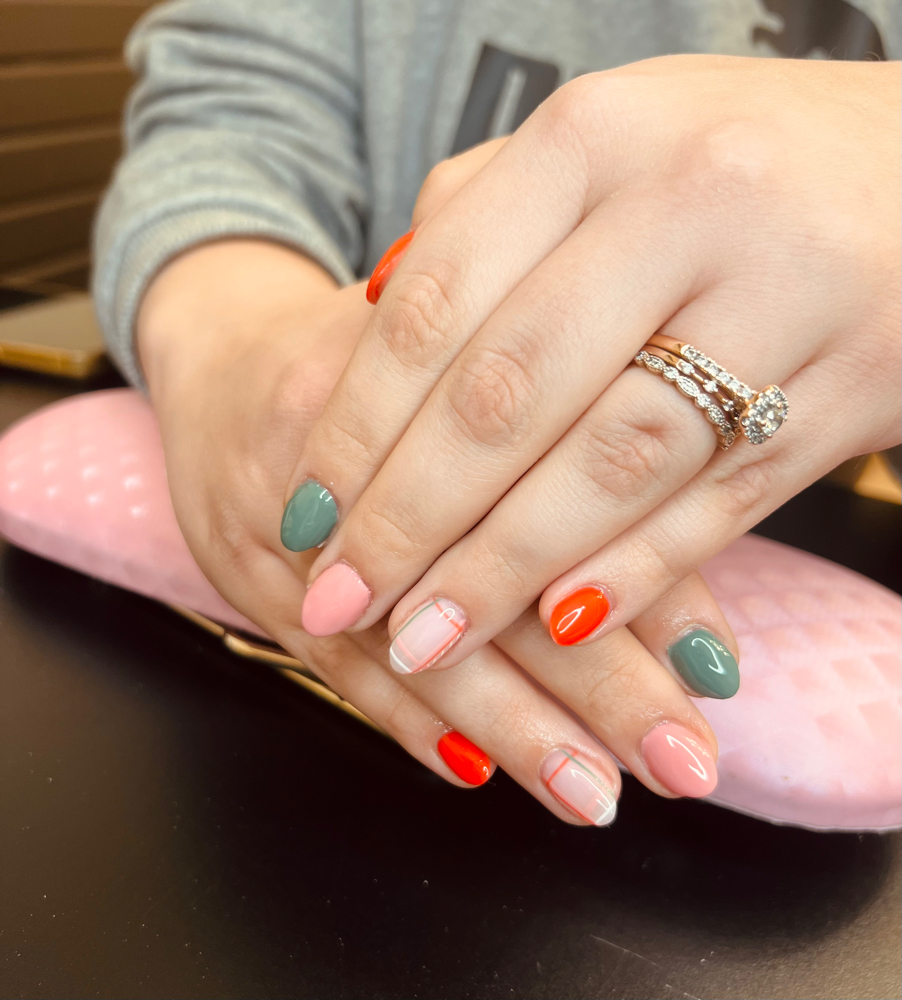 Nail Removal at Lash Nostalgia in Patterson, MO