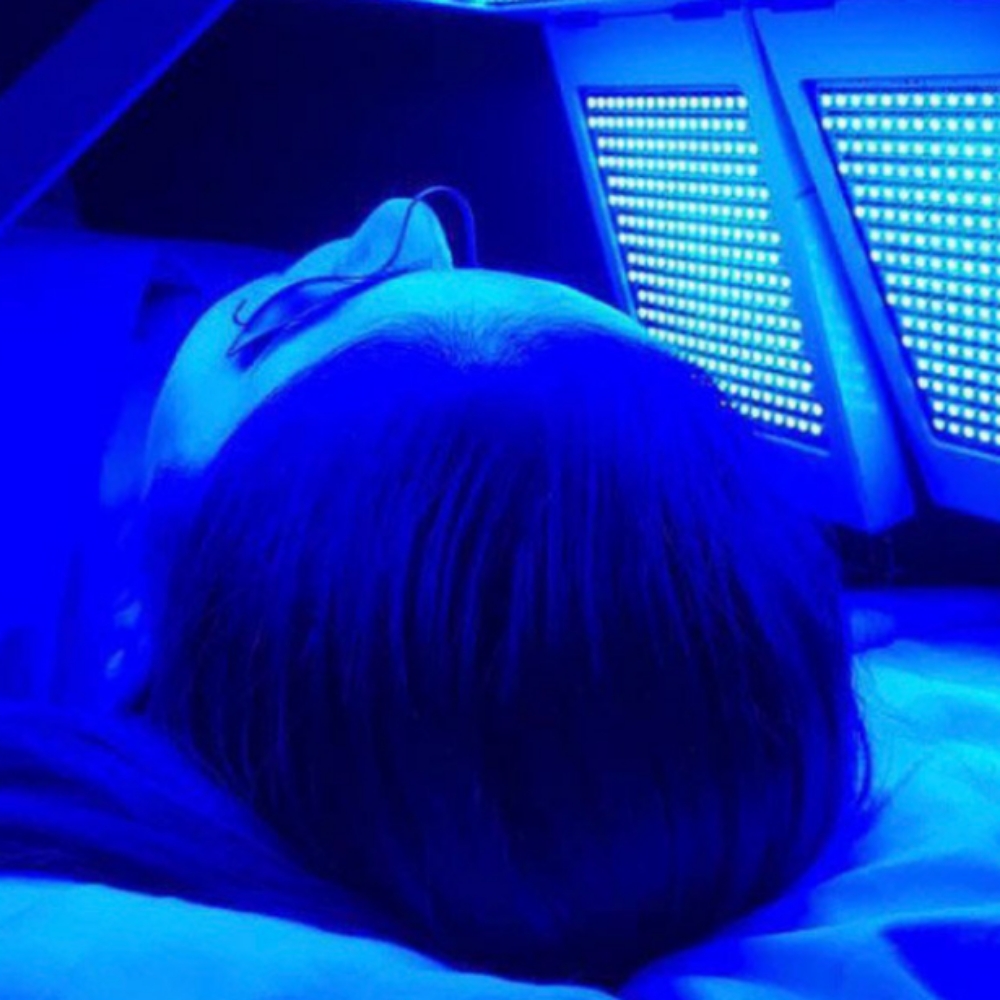 LED Light Therapy at Blue Diamond Bodysculpting in Willoughby, OH