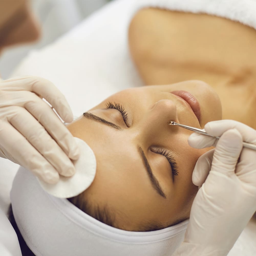Clarifying Acne Facial (18+)