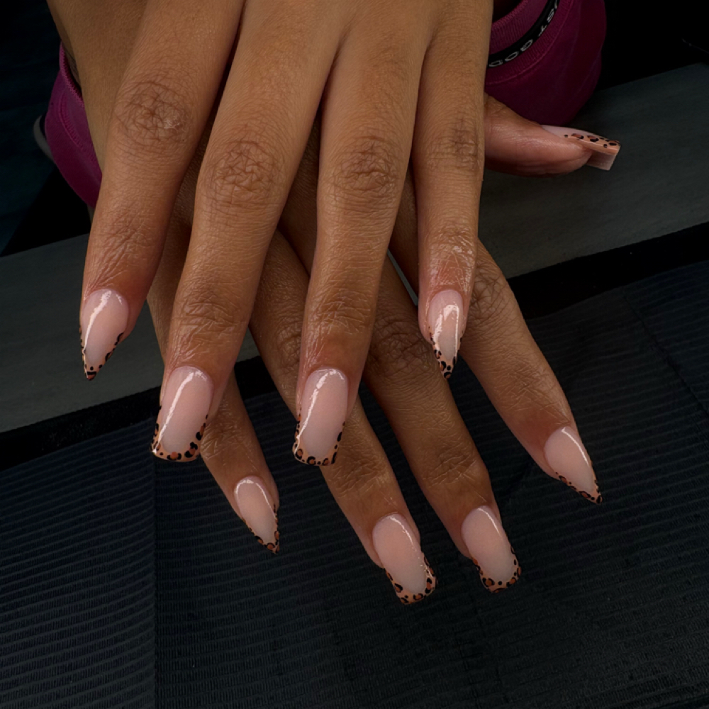 Simple Nail Art at LuxurybyLarella in Houston, TX