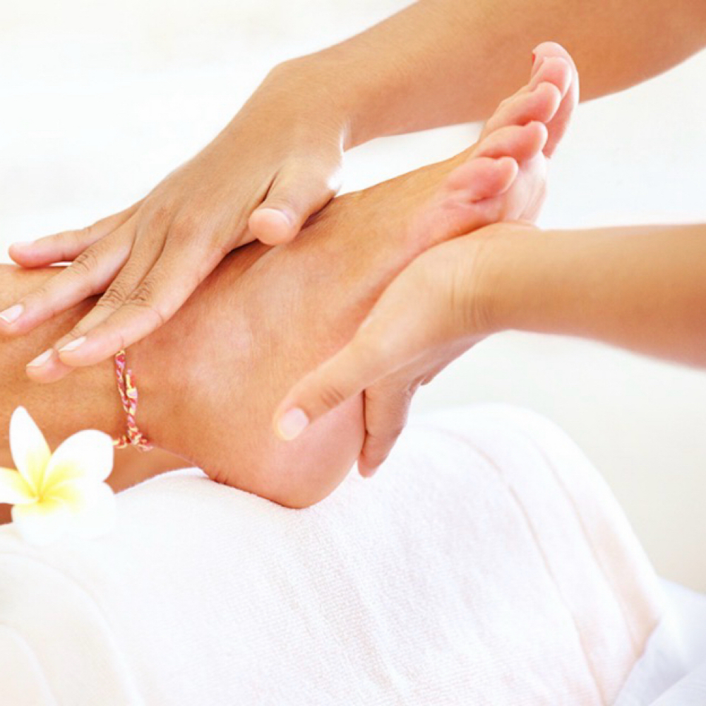 10 Minute Massage at Mani & Mimosa Nail Bar in Troy, MI
