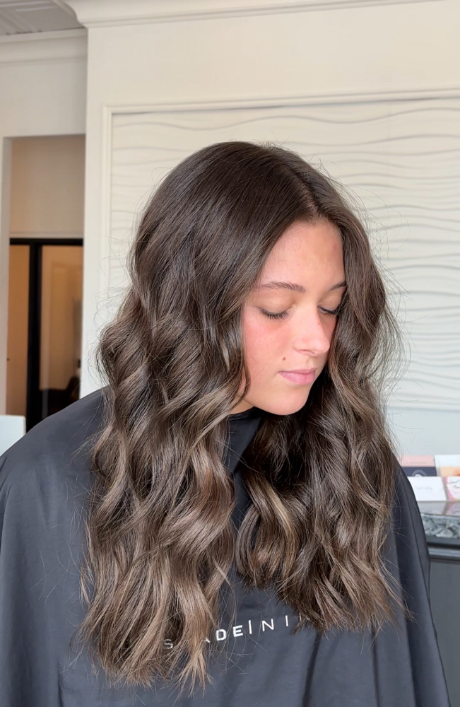 Dimmensional Brunette