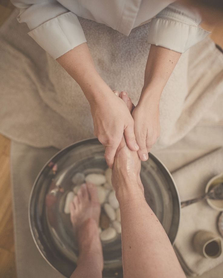 Foot & Calf Massage at Claws & Effect in Clarksville, IN