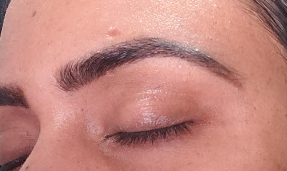 Eyebrows Threading And Tint