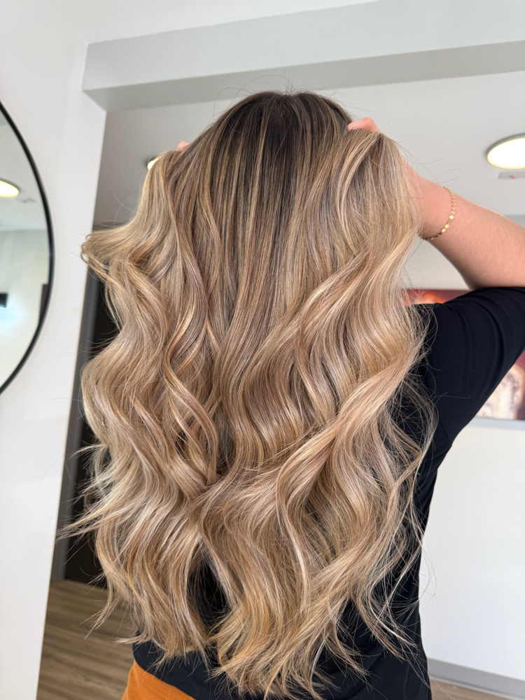 Full Blonding Service