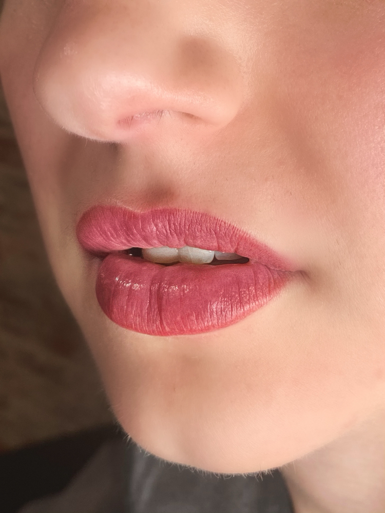 Lip Blushing