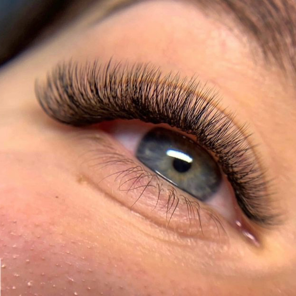 Light Volume Full Set at Aura Lash & Brow Studios in Tampa, FL