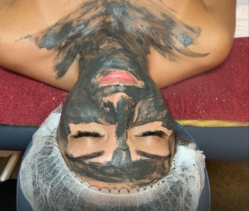 Basic Facial W/ Extractions