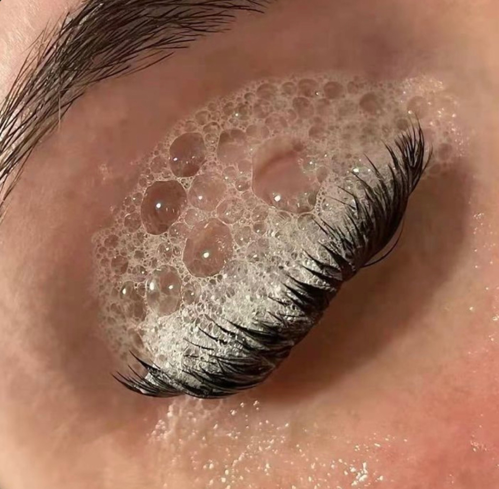 Lash Bath