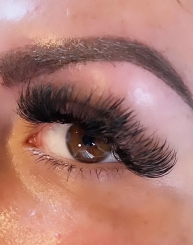 Mega Volume Full Lash Set