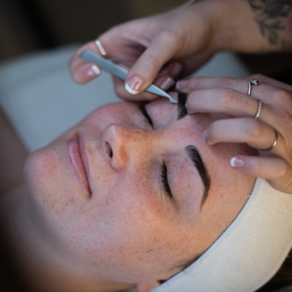 Brow Tweeze at american.beauty hair studio in Diamond Springs, CA