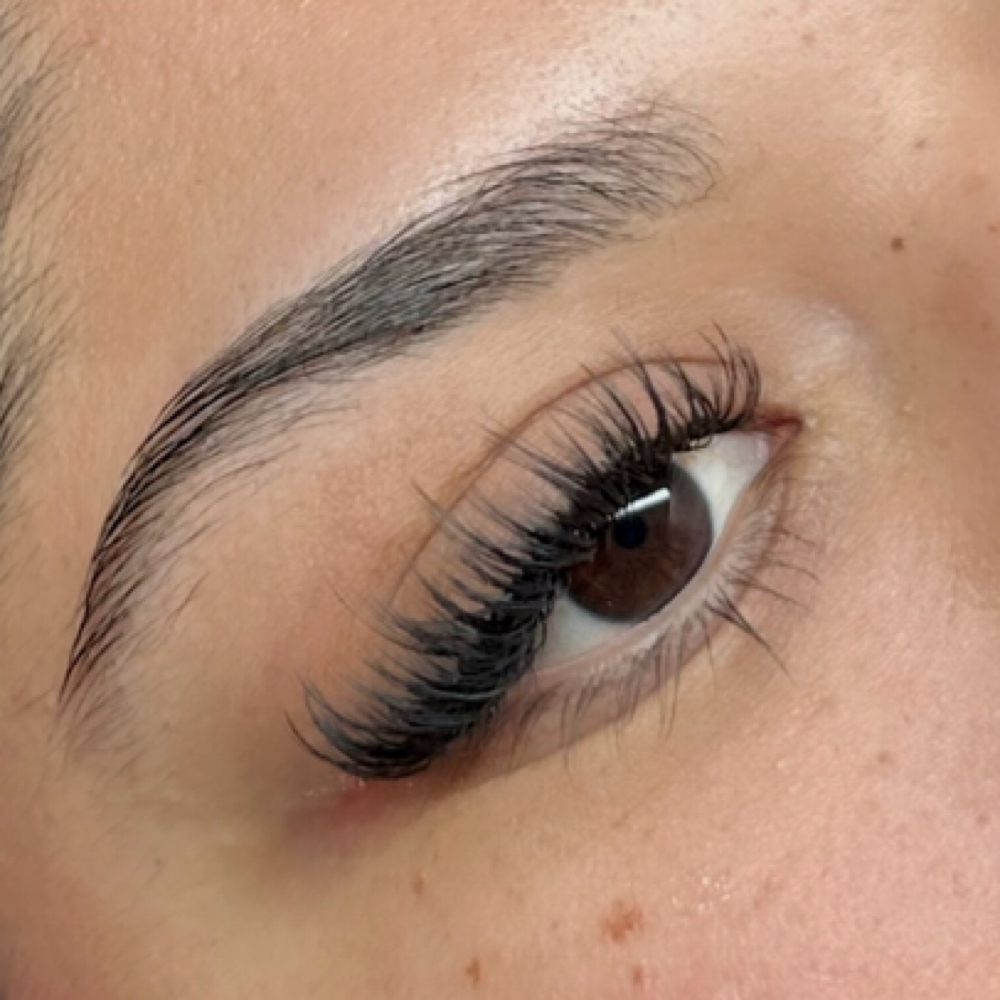 Wispy Wetset Fullset at STUDIO L ALLURE in Escondido, CA