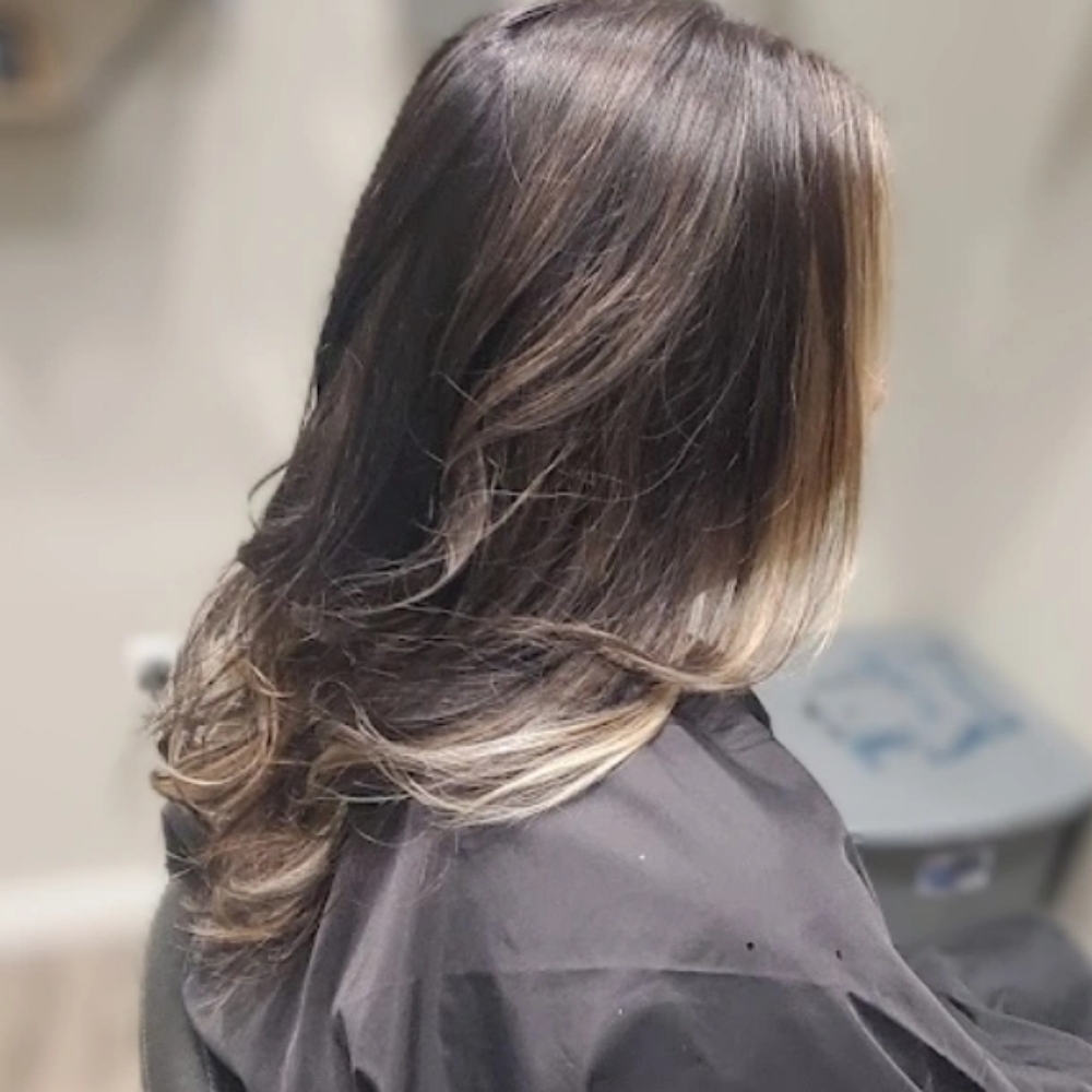 Color+foils+cut+Dry at Charli's Chair in Omaha, NE