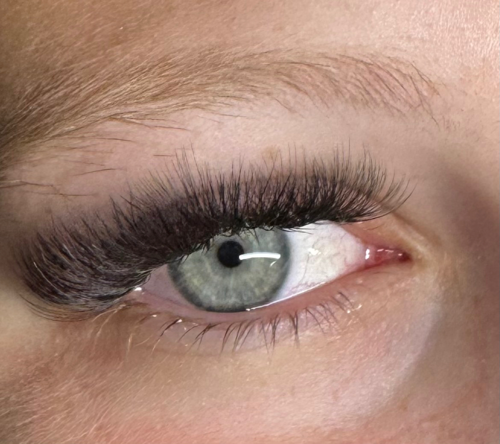 Hybrid/ Wet Lash Full Set