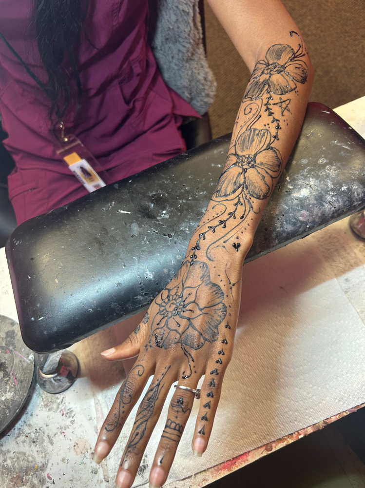Half Arm Or Half Leg Henna at Leahthetech in Houston,Texas, TX