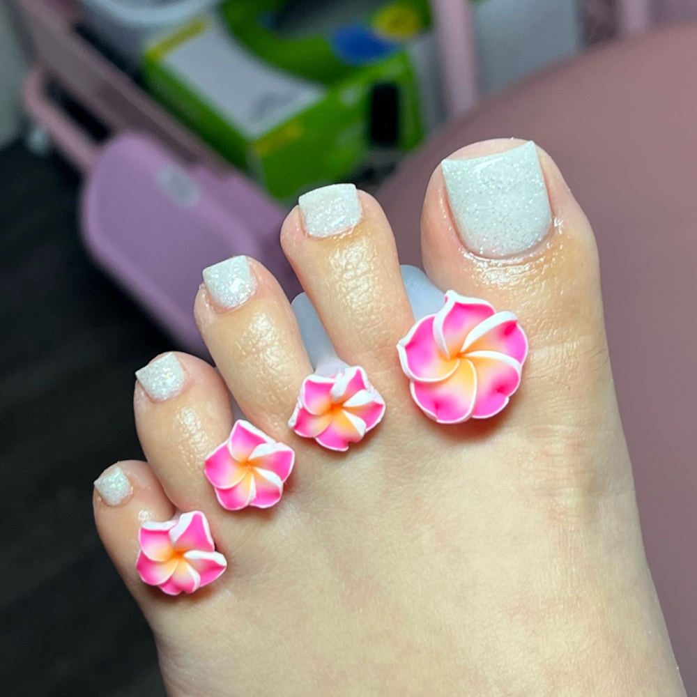 Acrylic Solid Toes W/ Pedicure