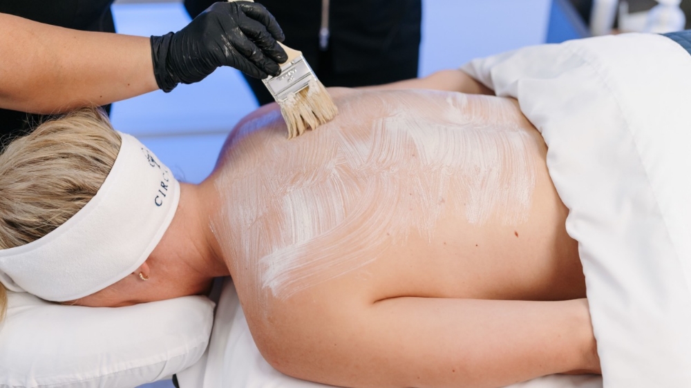 BACK FACIAL