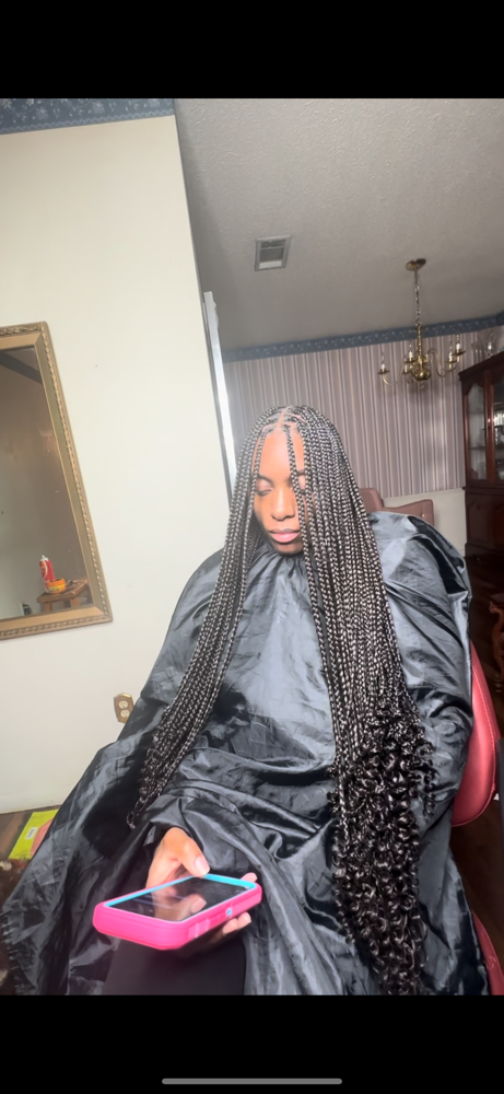 Medium Knotless