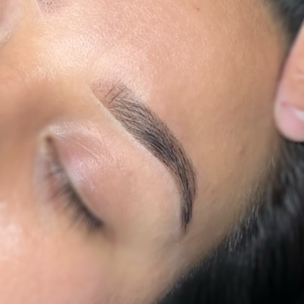 Brow Sculpt ( Shaping + Wax + Tint) at ILashes By Noemi in San antonio, TX