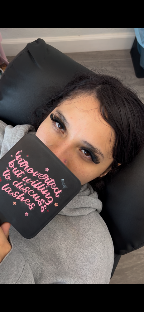 Lash Removal + Full Set