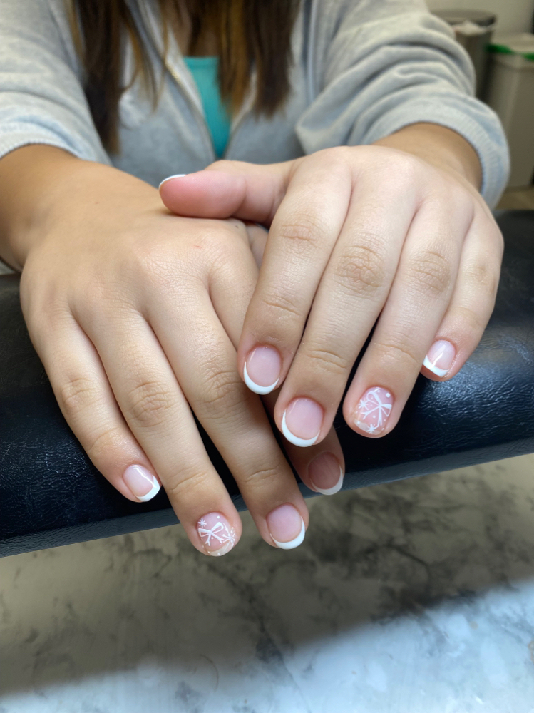 French Tip Manicure