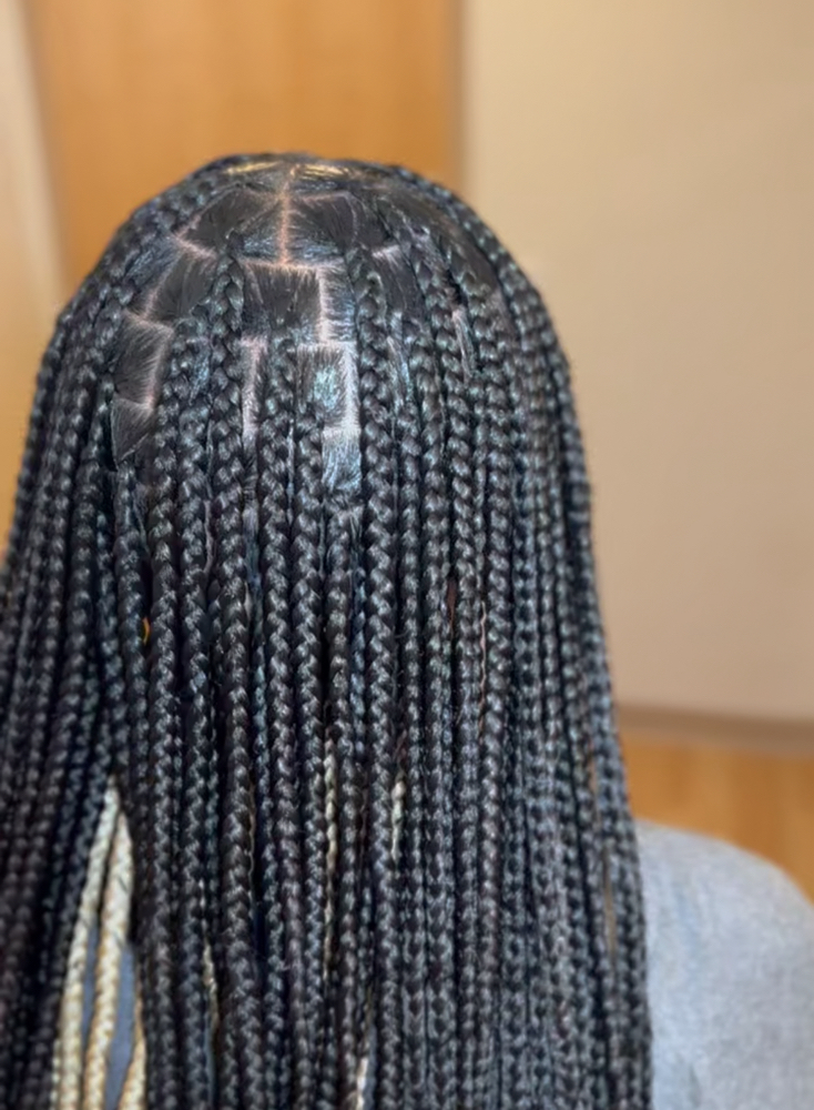 Smedium Knotless at Miya's Creations in Hyattsville, MD