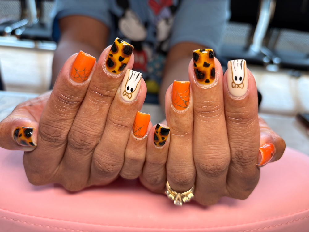 Gel Polish Change at Hales Nails in Jeffersonville, IN