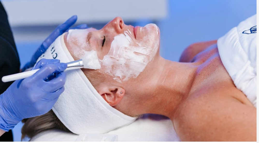 LUXE LIFT FACIAL