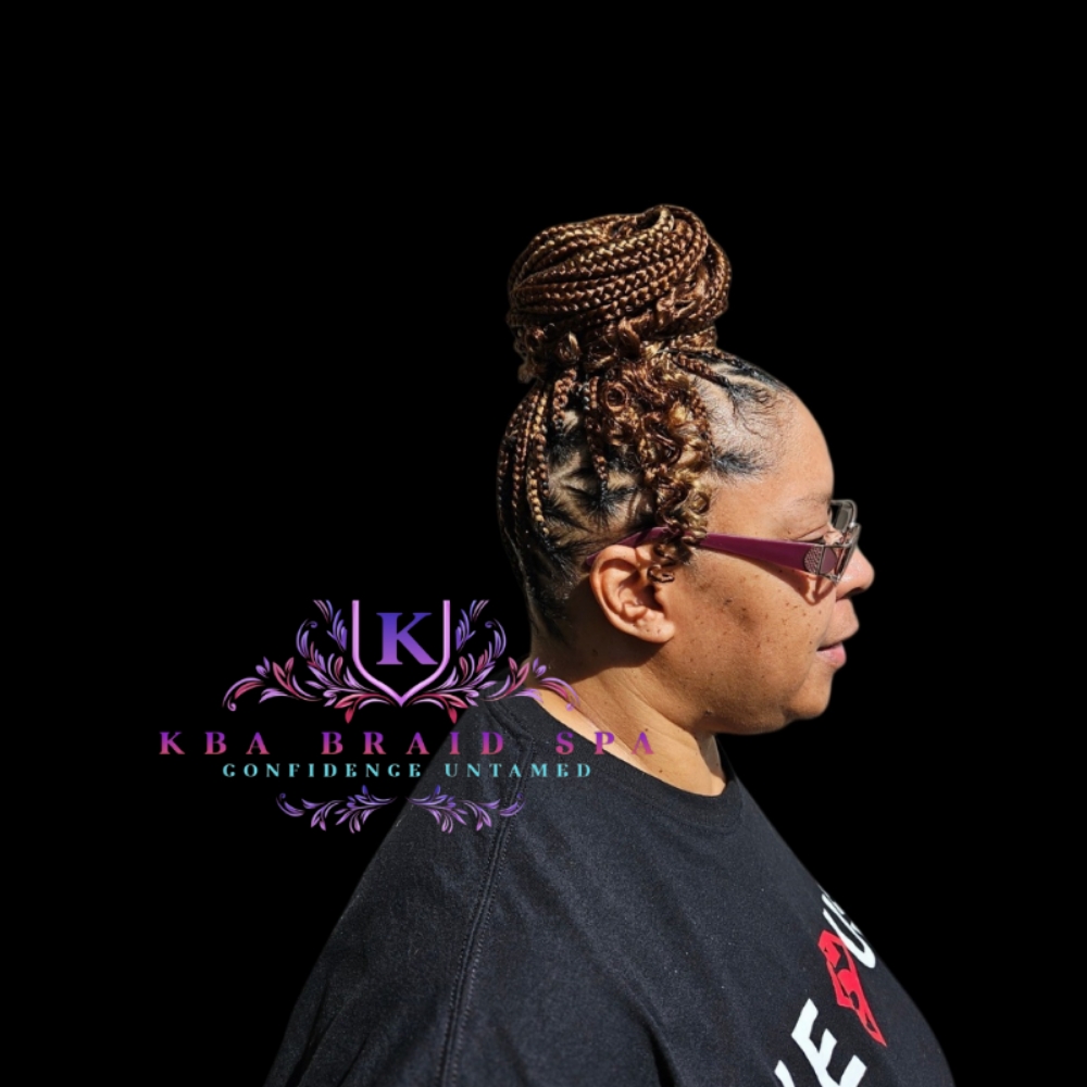 Luxe Triangle Knotless Braids at KBA Braid Spa in Hazel Crest, IL