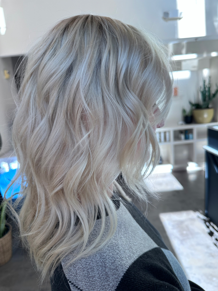 Global Blonding Root Touch Up