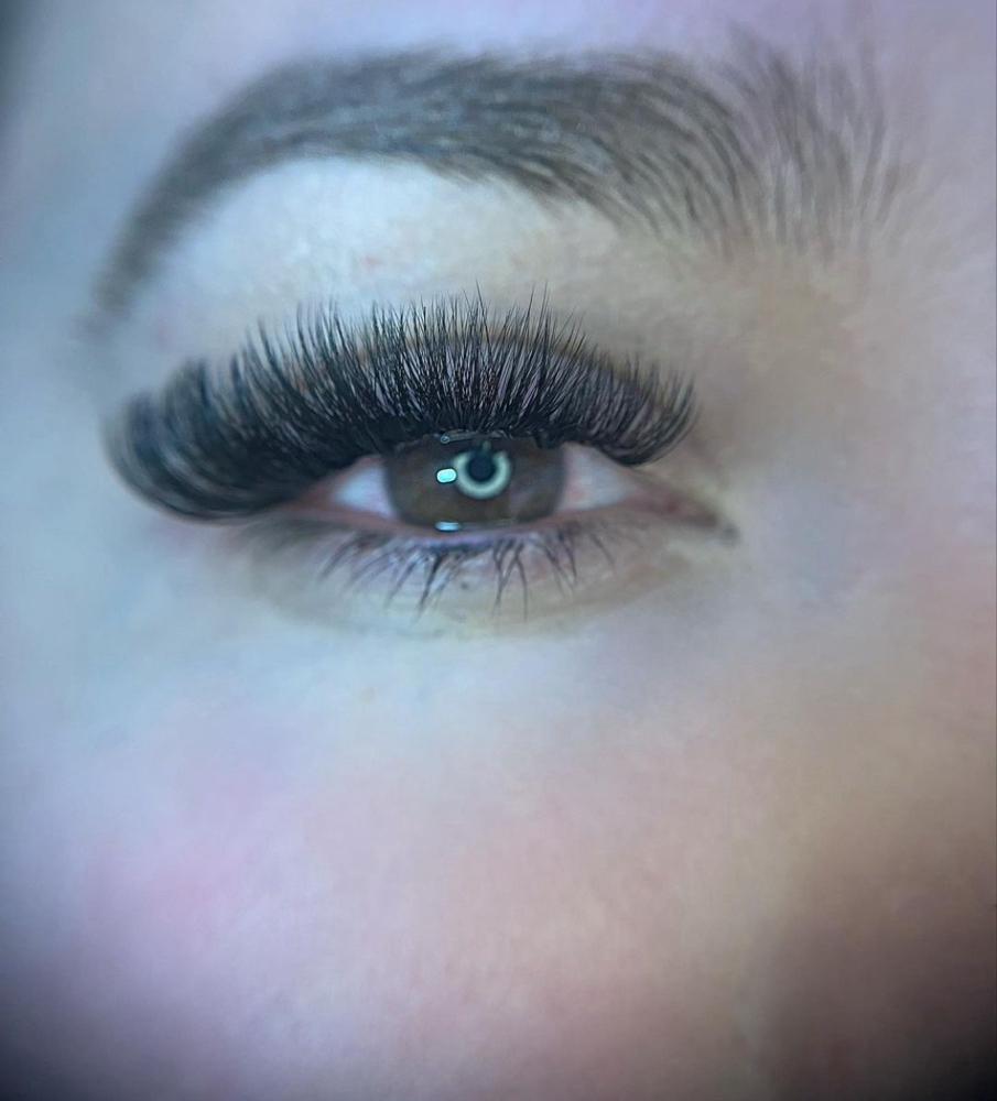 lashes volume