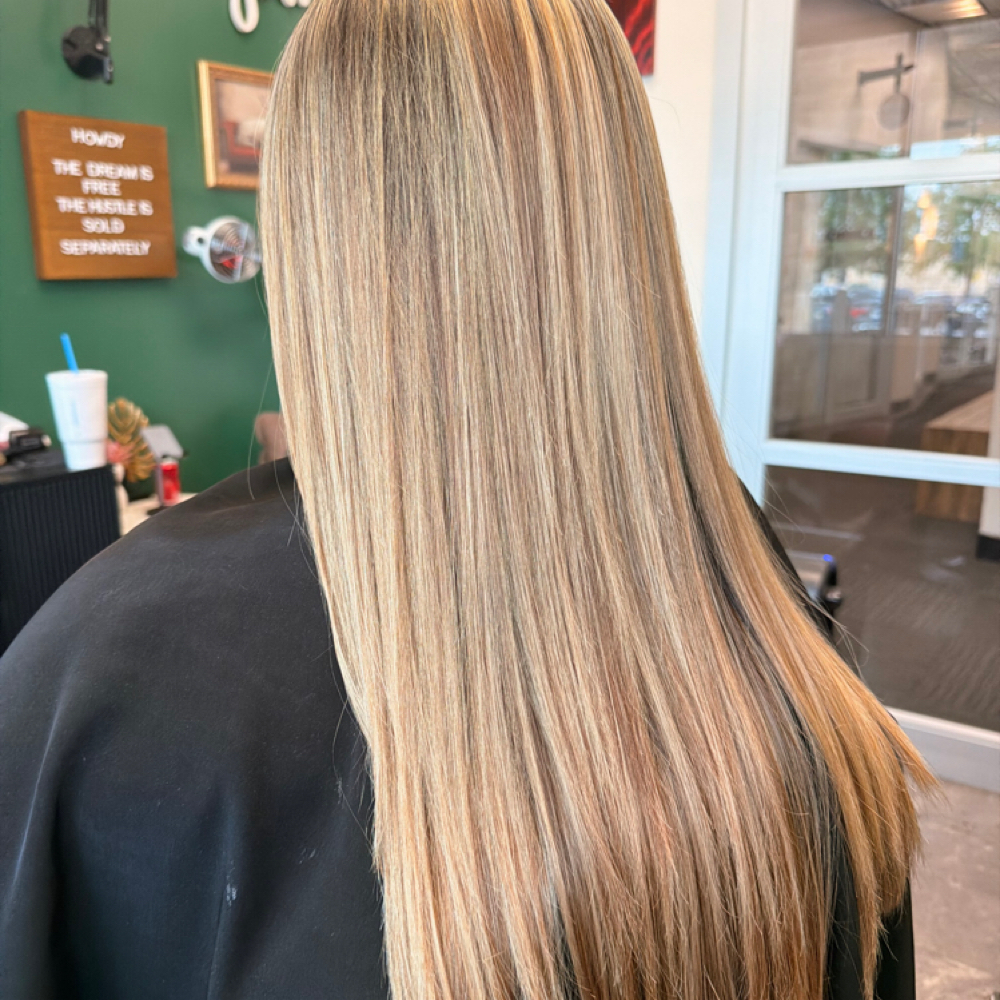 Traditional Highlights at Vida Studio in Austin, TX