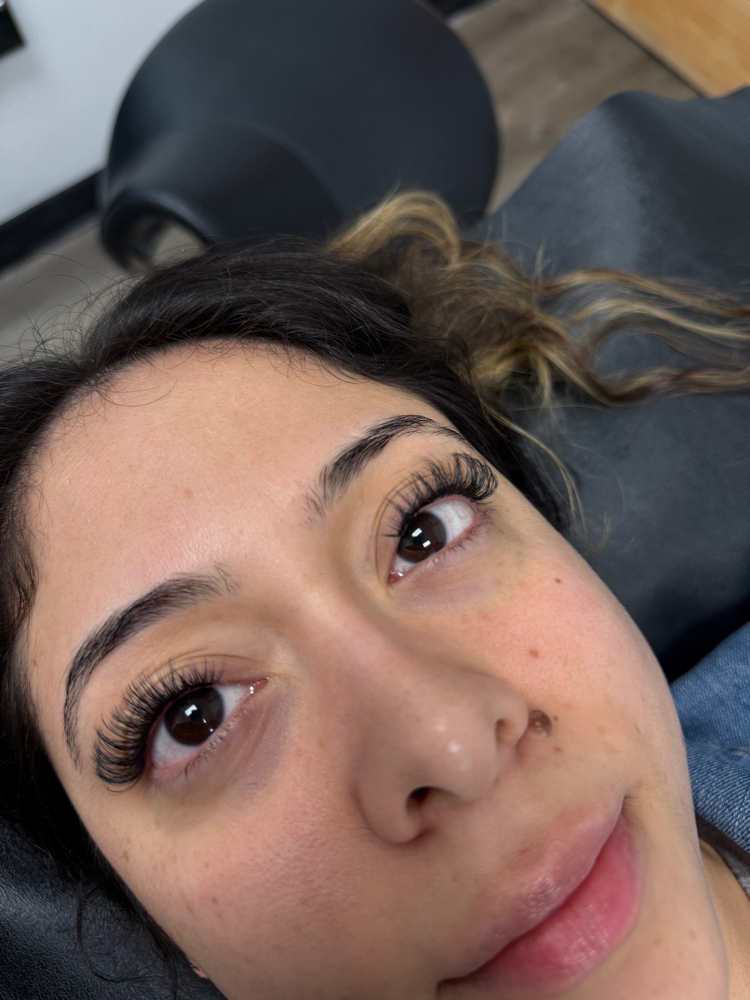 Individual Lash Application