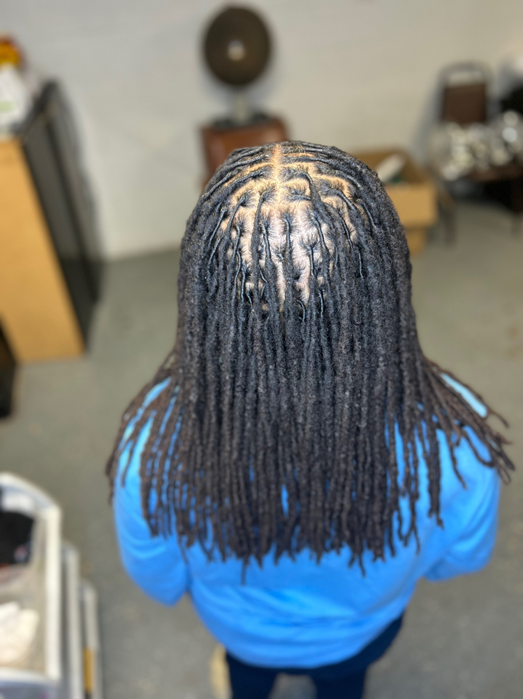 Retwist Mid Back (Palm Roll)