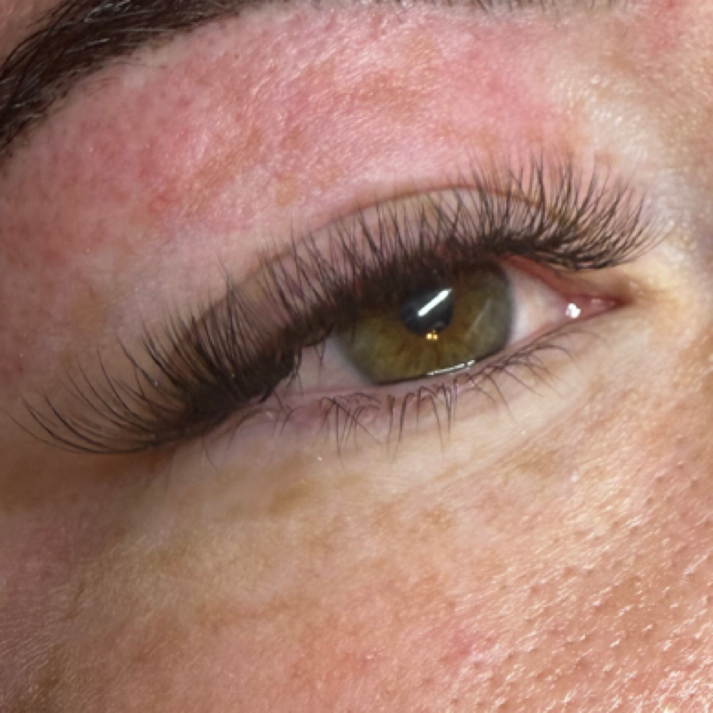 Hybrid Lash Extension Full Set at Kiki Luxe Beauty in Mona, UT