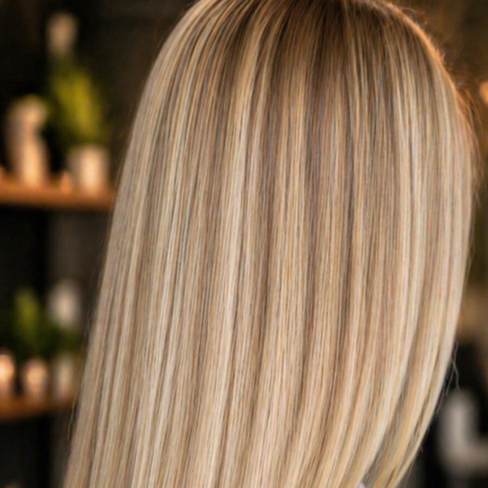 💛 Traditional Full Highlights at Carson Hair Lounge in Buffalo Grove, IL