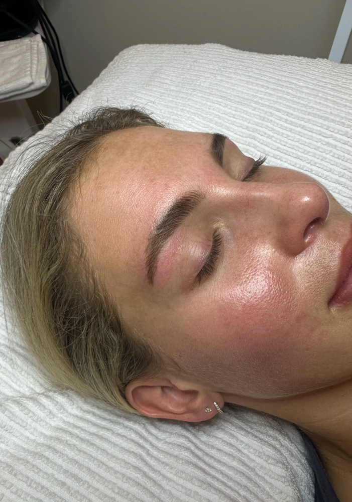Brow Lamination & Tint