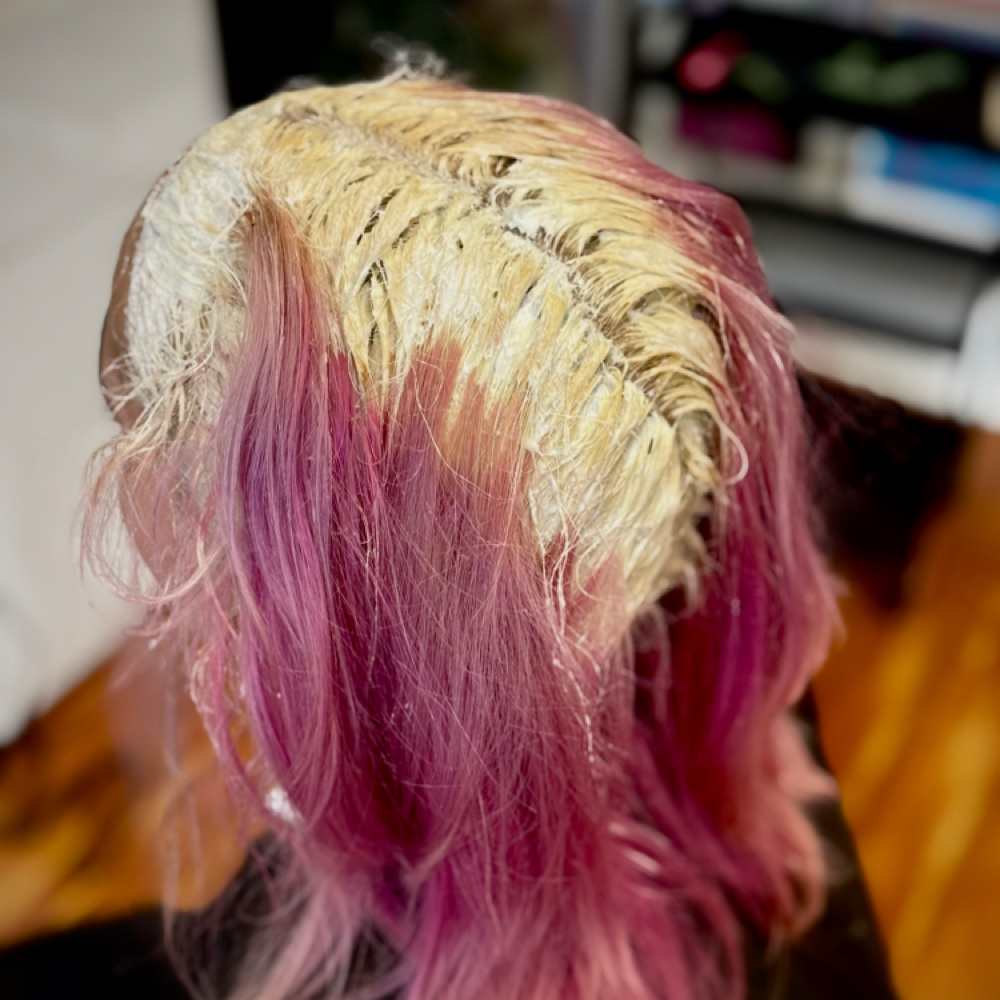 Ashley- Scalp Bleach at LUXE Color Bar in Kennesaw, GA