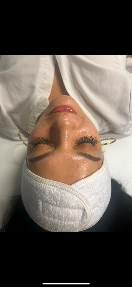 Glowy Facial