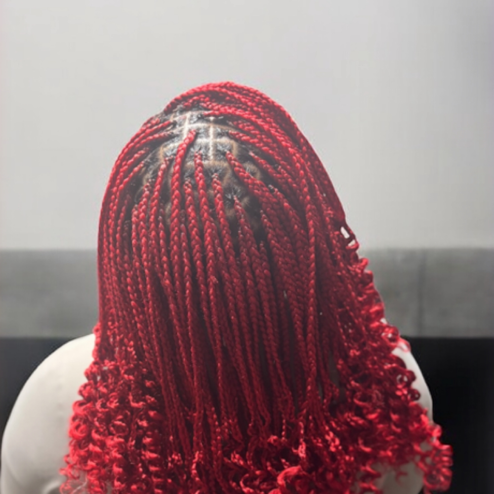 Short Boheim Knotless at Keda Braids in Milwaukee, WI