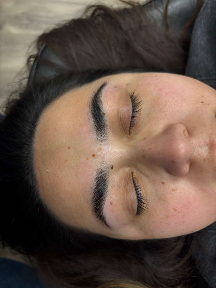 Brow Lamination & Tint