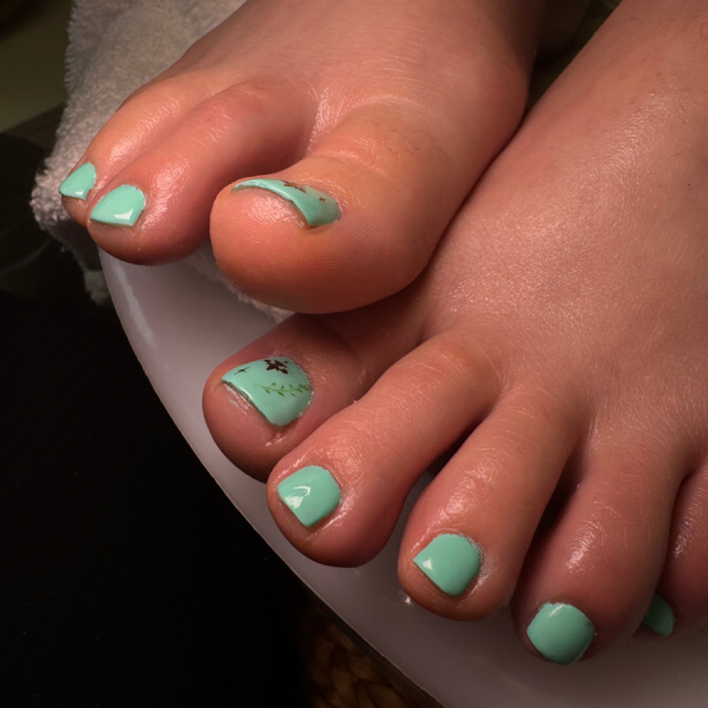Luxury Pedicure at Pixie Perfect Nail Spa in Everett, WA