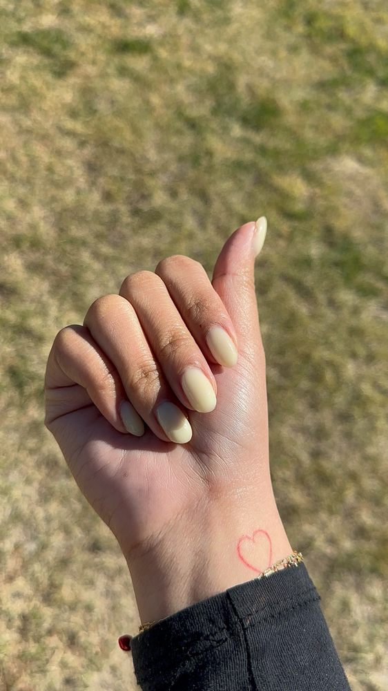 gel manicure at glowhaus in hobbs, NM