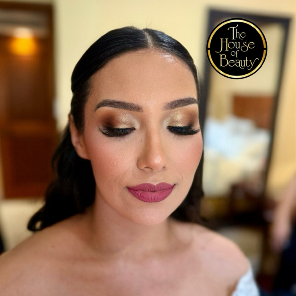 Full Face Makeup (Travel) at The House Of Beauty in Laredo, TX
