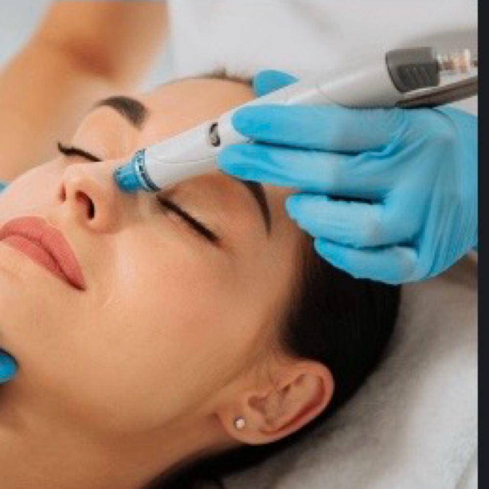 💧HydroFacial & Dermaplaning
