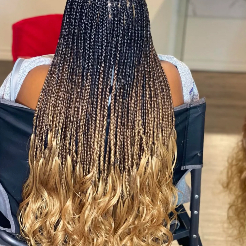 FRENCH CURL SMALL MEDIUM at Yawa Hair Braiding & Locs in Texas, TX