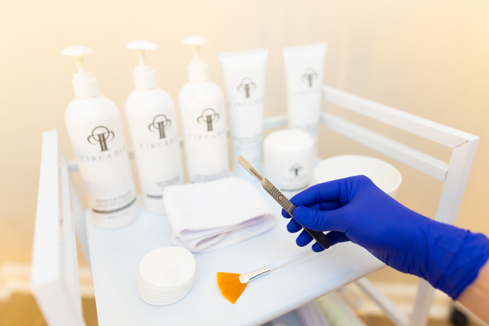 Deluxe Dermaplaning Facial