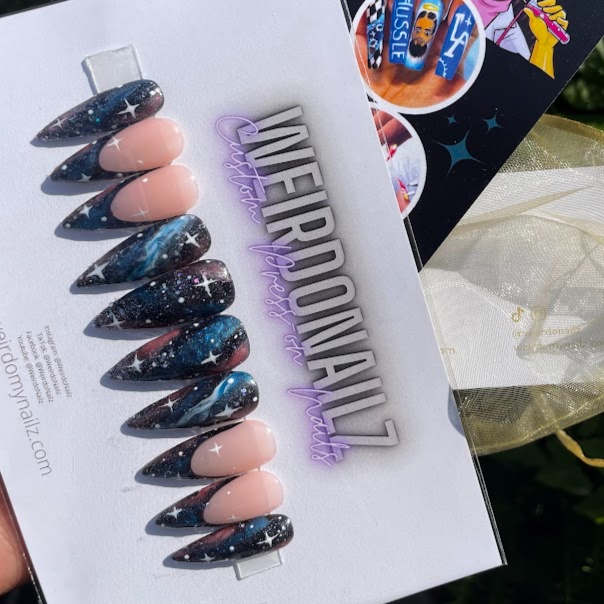 Detailed Custom Press-On Set